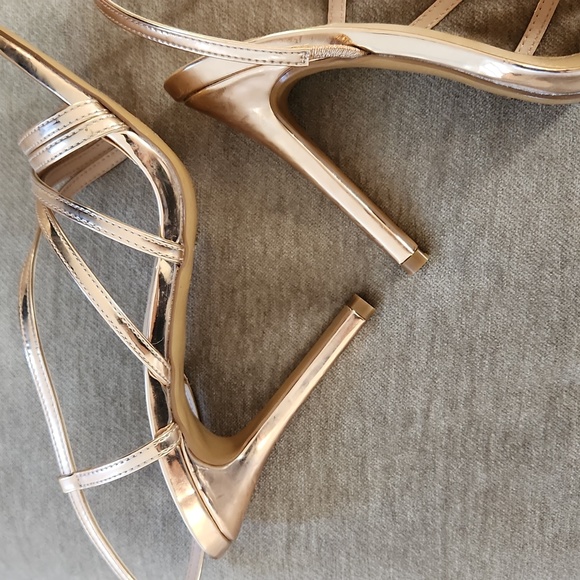 ✨️ Gorgeous Forever 21 high heels ✨️ - Picture 12 of 14